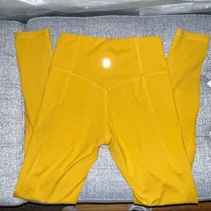 Buffbunny- Outlaw legging in yellow worn maybe twice no piling size small